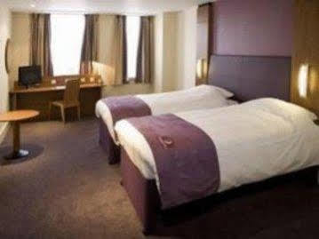 Premier Inn Liverpool John Lennon Airport スピーク エクステリア 写真